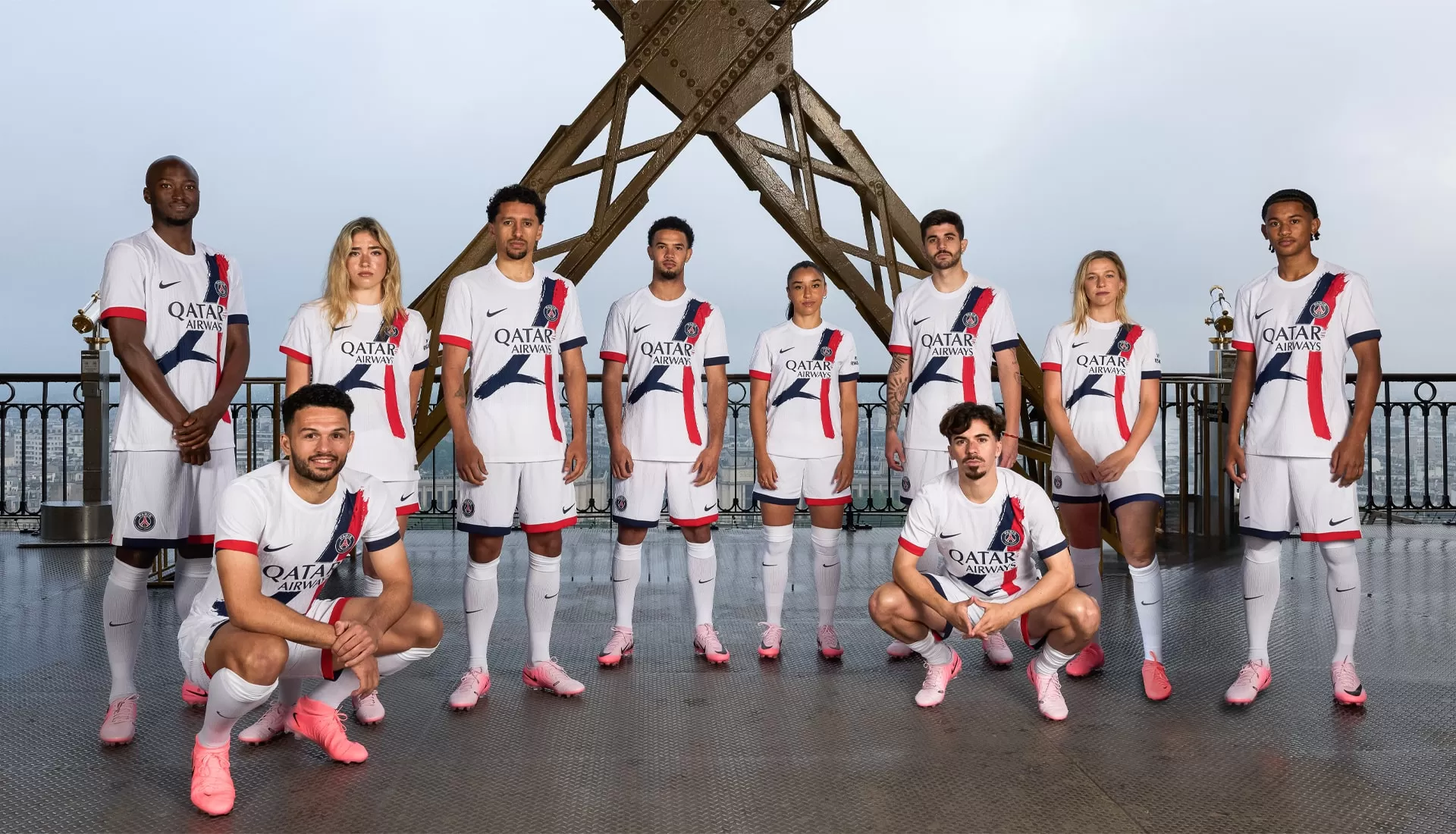Jersey Resmi Paris Saint-Germain: Desain dan Sejarahnya